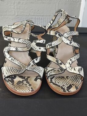 Chinese Laundry Black & Cream Snake-Print Strappy Sandals
